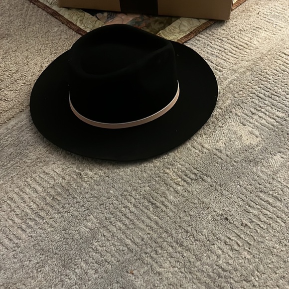 GIGI Pip hats - Picture 2 of 2